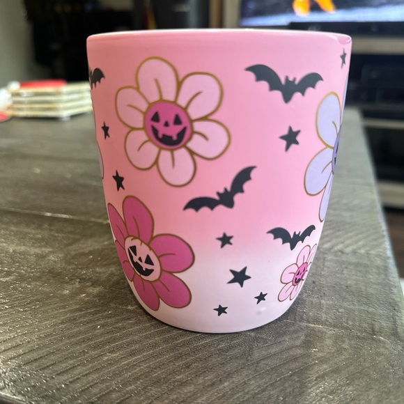 NWT Pink Spooky Flower Mug - Picture 3 of 5